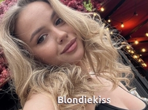 Blondiekiss