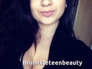 Brunetteteenbeauty