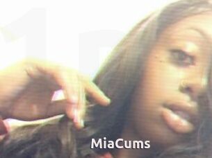 MiaCums