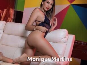 MoniqueMartins