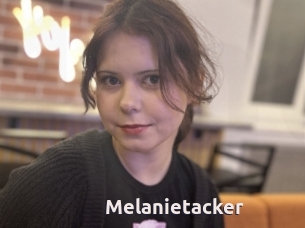 Melanietacker